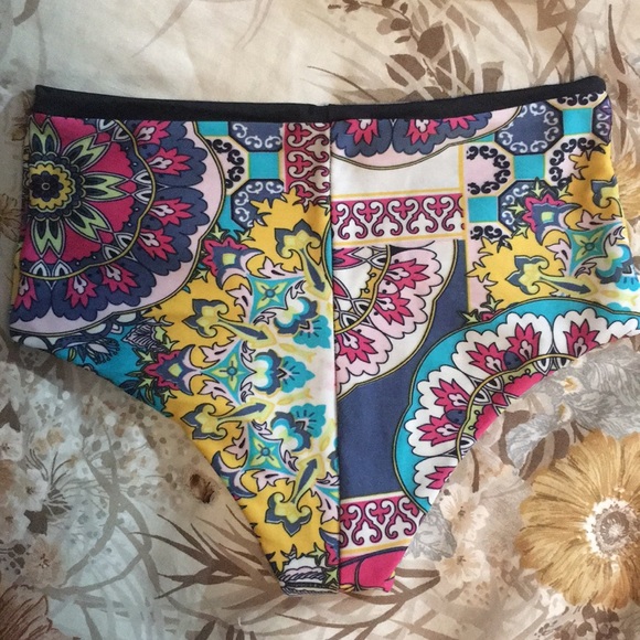 Hand-made in HI bikini bottom - Picture 2 of 4